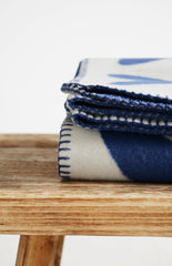 KJELL – Blau und Weiss