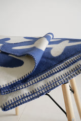 KJELL – Blau und Weiss