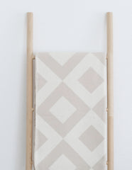 LASSE – Beige und Natur